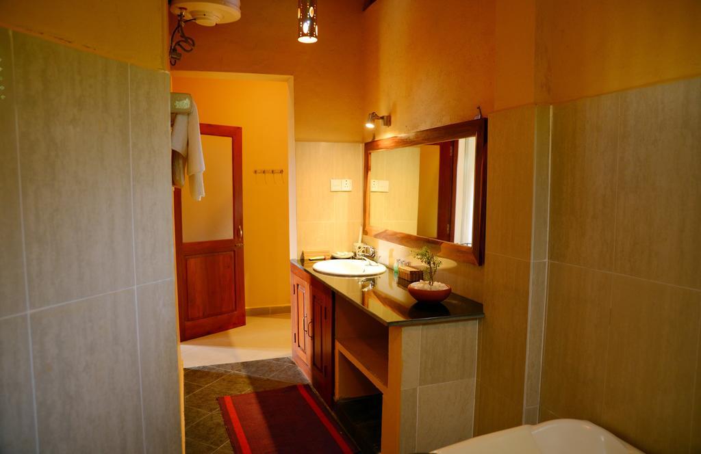 Tropical Retreat Hotel Unawatuna Buitenkant foto
